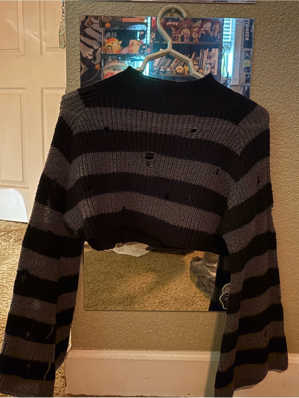 MEDIUM Striped Distressed Cropped Sweater - Picture 3 of 3